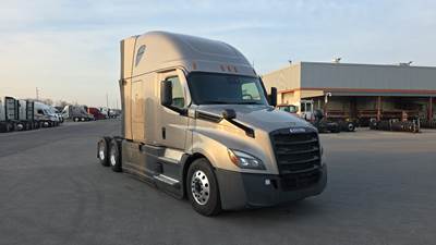 Freightliner Cascadia - 72" Raised Roof Double Bunk Sleeper, Detroit, Automatic, Battery Powered HVAC with Optimized Idle