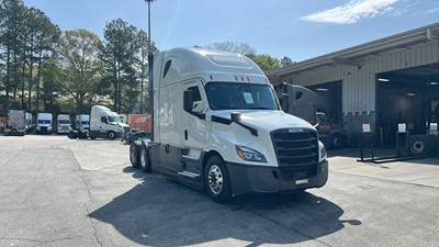 Freightliner Cascadia - 72" Raised Roof Double Bunk Sleeper, Detroit, Automatic, Battery Powered HVAC with Optimized Idle