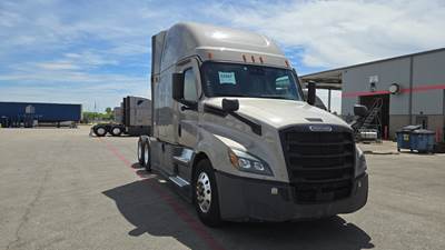 Freightliner Cascadia - 72" Raised Roof Double Bunk Sleeper, Detroit, Automatic, Battery Powered HVAC with Optimized Idle