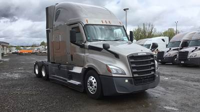 Freightliner Cascadia - 72" Raised Roof Double Bunk Sleeper, Detroit, Automatic, Battery Powered HVAC with Optimized Idle