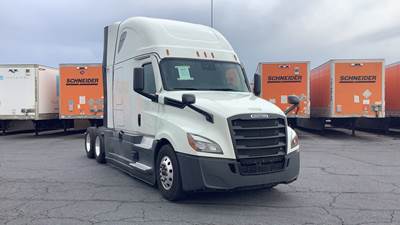 Freightliner Cascadia - 72" Raised Roof Double Bunk Sleeper, Detroit, Automatic, Battery Powered HVAC with Optimized Idle