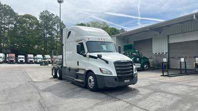 Freightliner Cascadia - 72" Raised Roof Double Bunk Sleeper, Detroit, Automatic, Battery Powered HVAC with Optimized Idle