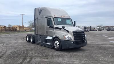 Freightliner Cascadia - 72" Raised Roof Double Bunk Sleeper, Detroit, Automatic, Battery Powered HVAC with Optimized Idle
