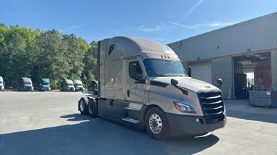 Freightliner Cascadia - 72" Raised Roof Double Bunk Sleeper, Detroit, Automatic, Battery Powered HVAC with Optimized Idle