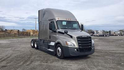 Freightliner Cascadia - 72" Raised Roof Double Bunk Sleeper, Detroit, Automatic, Battery Powered HVAC with Optimized Idle
