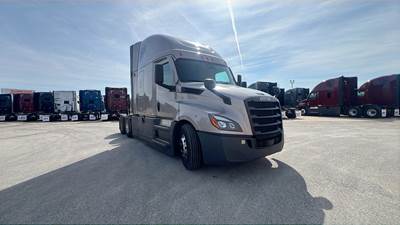 Freightliner Cascadia - 72" Raised Roof Double Bunk Sleeper, Detroit, Automatic, Battery Powered HVAC with Optimized Idle