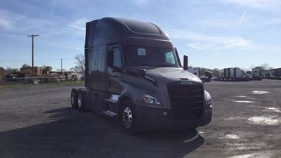 Freightliner Cascadia - 72" Raised Roof Double Bunk Sleeper, Detroit, Automatic, Battery Powered HVAC with Optimized Idle