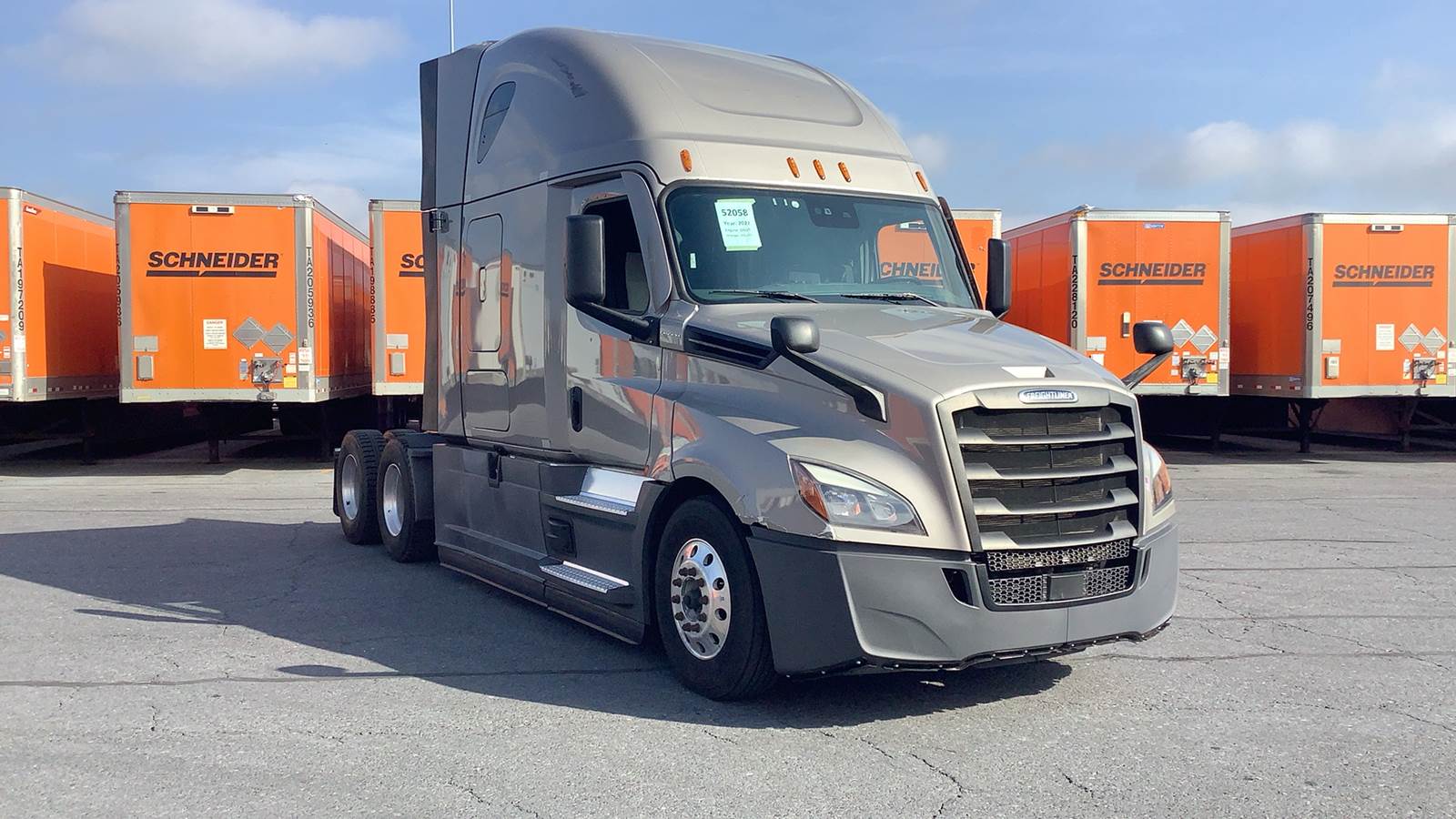 2022 Freightliner sleeper semi-truck