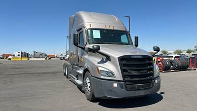 Freightliner Cascadia - 72" Raised Roof Double Bunk Sleeper, Detroit, Automatic, Optimized Idle