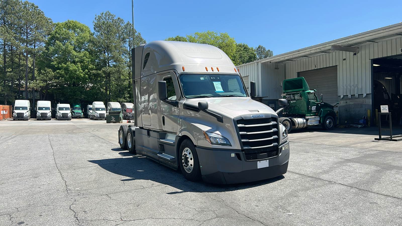 2022 Freightliner sleeper semi-truck