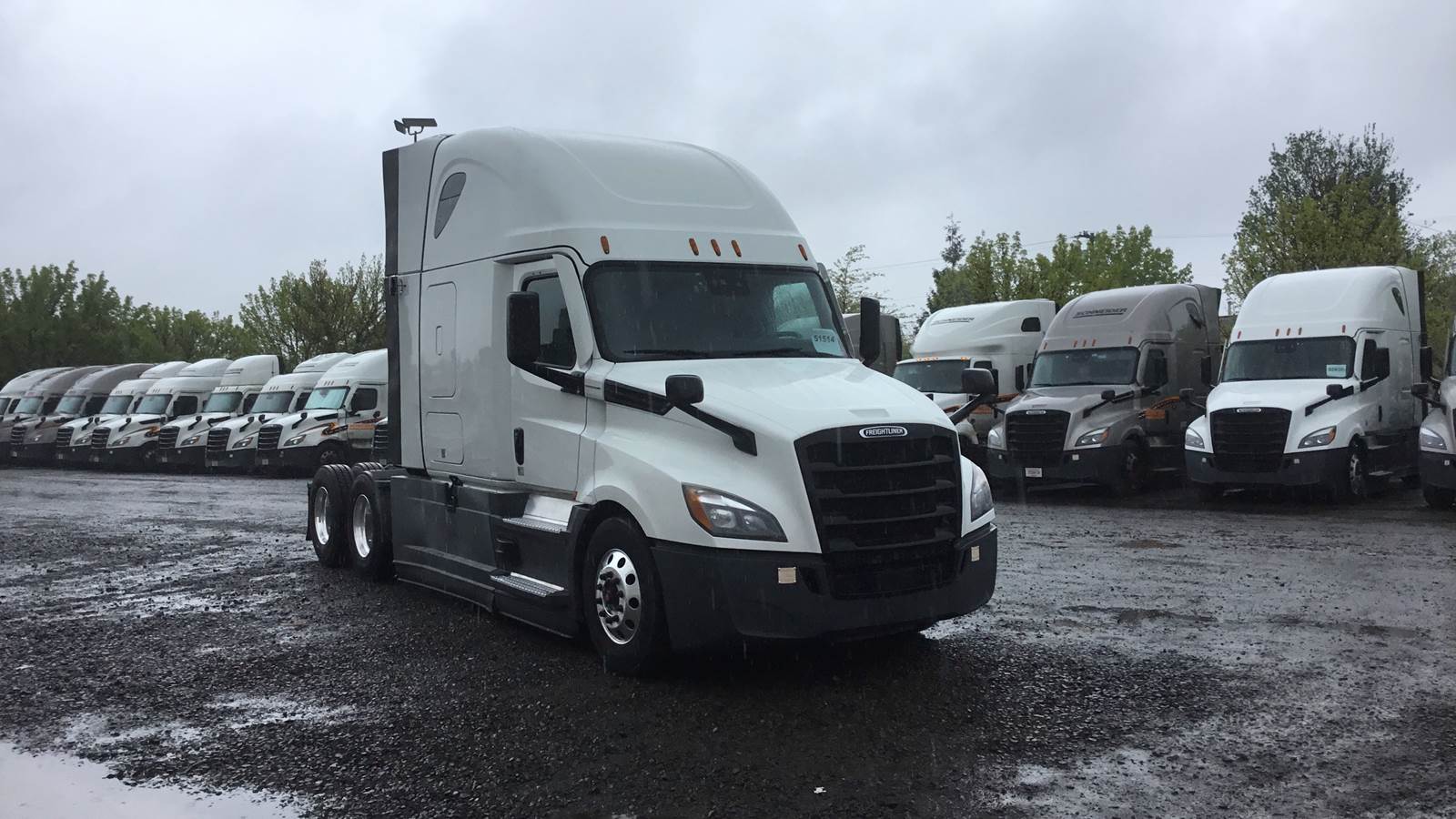 2021 Freightliner sleeper semi-truck