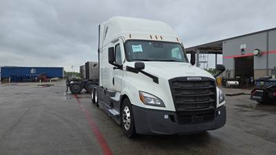 Freightliner Cascadia - 72" Raised Roof Double Bunk Sleeper, Detroit, Automatic, Battery Powered HVAC with Optimized Idle