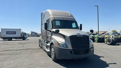 Freightliner Cascadia - 72" Raised Roof Double Bunk Sleeper, Detroit, Automatic, Battery Powered HVAC with Optimized Idle