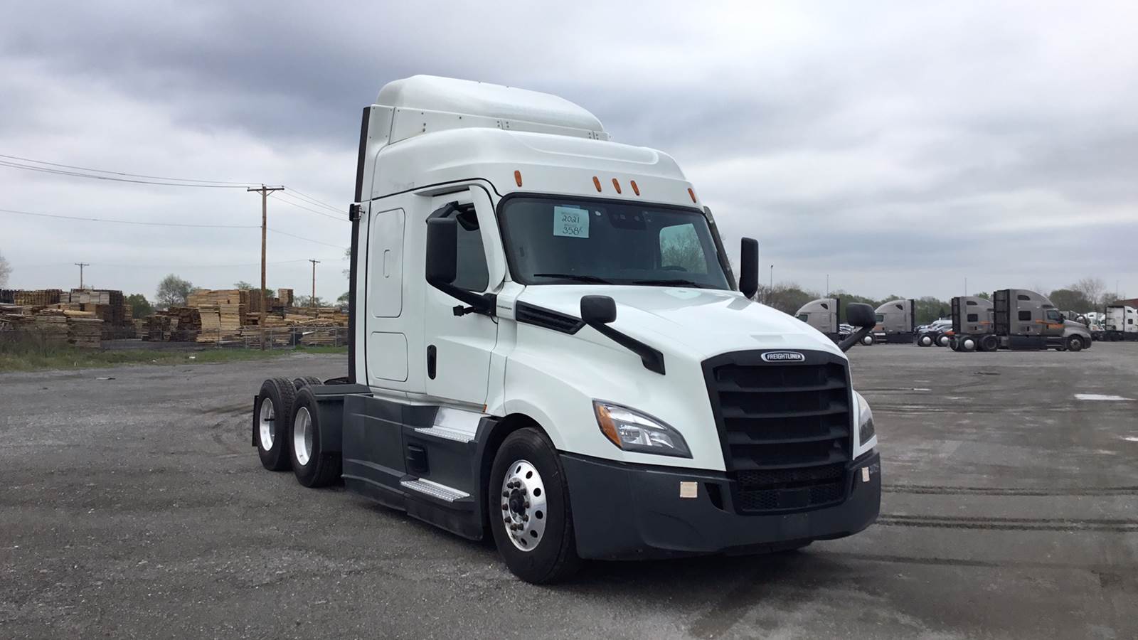 2021 Freightliner sleeper semi-truck