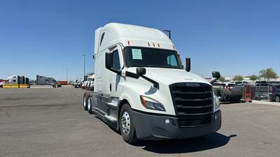 Freightliner Cascadia - 72" Raised Roof Double Bunk Sleeper, Detroit, Automatic, Battery Powered HVAC with Optimized Idle