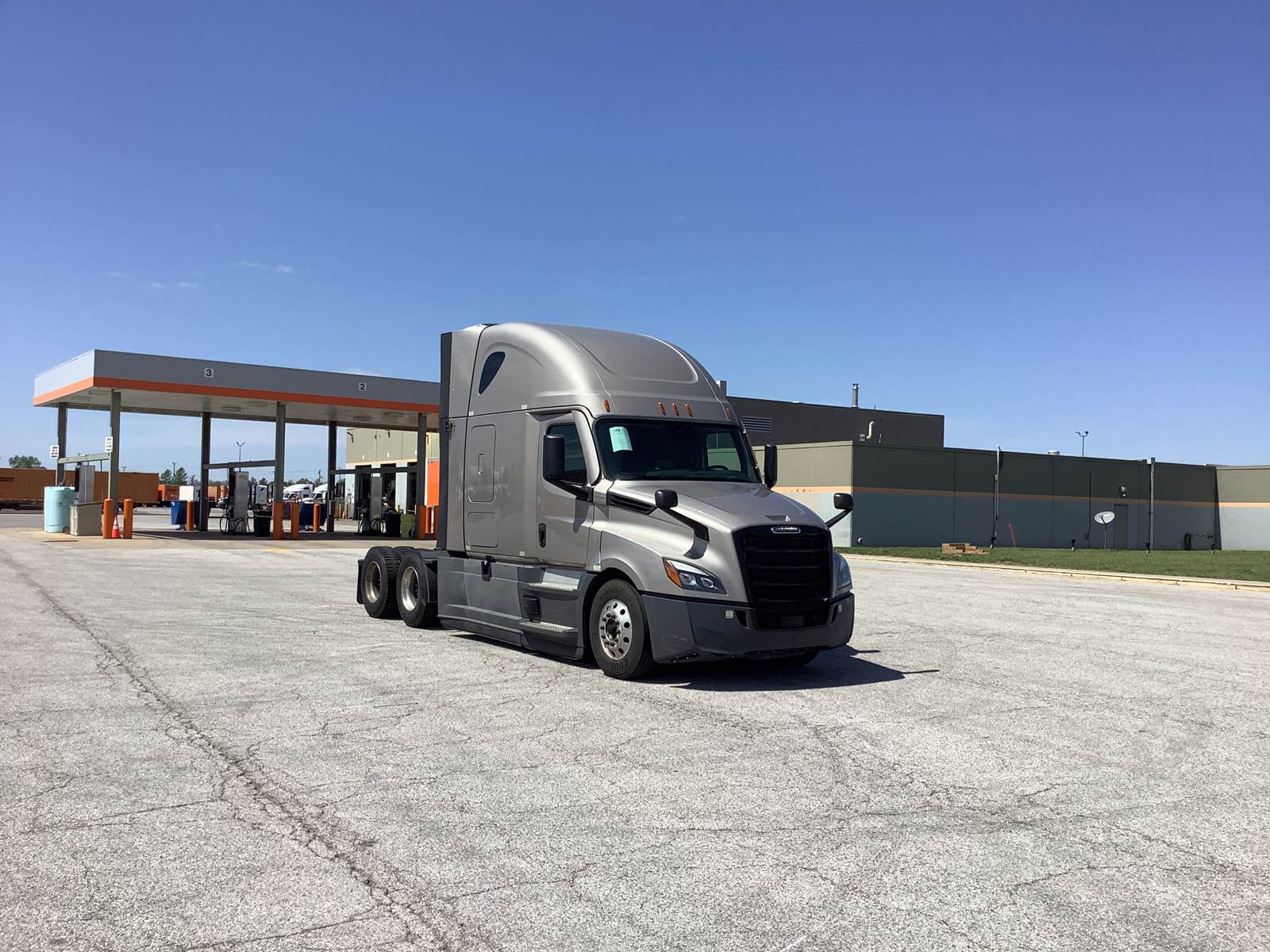 2022 Freightliner sleeper semi-truck
