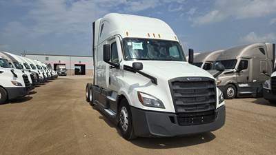 Freightliner Cascadia - 72" Raised Roof Double Bunk Sleeper, Detroit, Automatic, Battery Powered HVAC with Optimized Idle