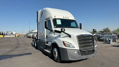 Freightliner Cascadia - 72" Raised Roof Double Bunk Sleeper, Detroit, Automatic, Battery Powered HVAC with Optimized Idle