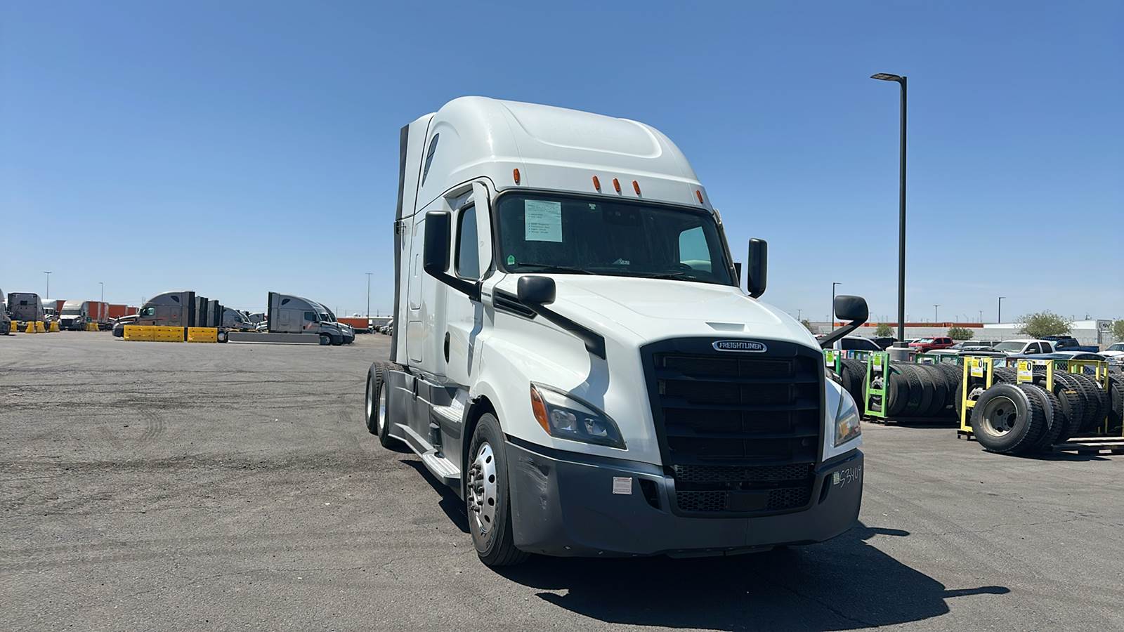 2022 Freightliner sleeper semi-truck