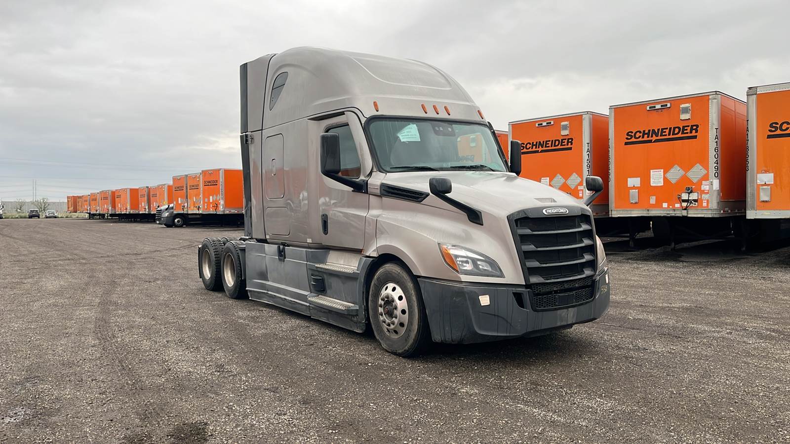 2021 Freightliner sleeper semi-truck