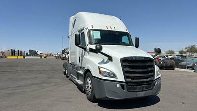 Freightliner Cascadia - 72" Raised Roof Double Bunk Sleeper, Detroit, Automatic, Battery Powered HVAC with Optimized Idle
