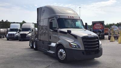 Freightliner Cascadia - 72" Raised Roof Double Bunk Sleeper, Detroit, Automatic, Battery Powered HVAC with Optimized Idle