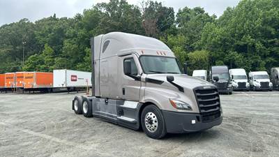 Freightliner Cascadia - 72" Raised Roof Double Bunk Sleeper, Detroit, Automatic, Battery Powered HVAC with Optimized Idle