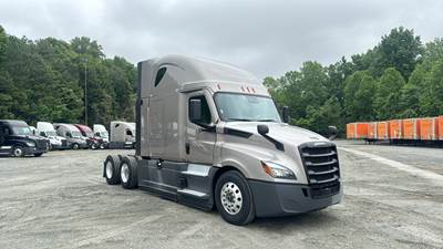 Freightliner Cascadia - 72" Raised Roof Double Bunk Sleeper, Detroit, Automatic, Battery Powered HVAC with Optimized Idle