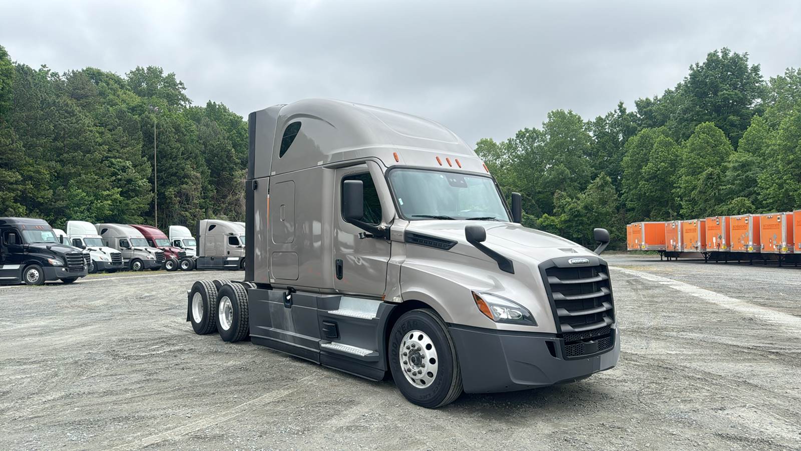 2022 Freightliner sleeper semi-truck