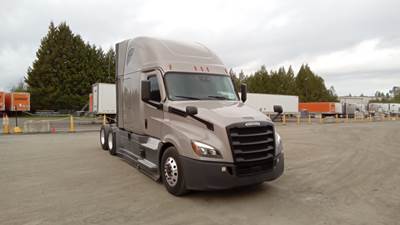 Freightliner Cascadia - 72" Raised Roof Double Bunk Sleeper, Detroit, Automatic, Battery Powered HVAC with Optimized Idle