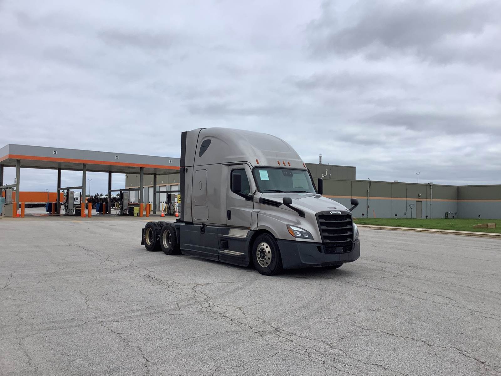 2024 Freightliner sleeper semi-truck