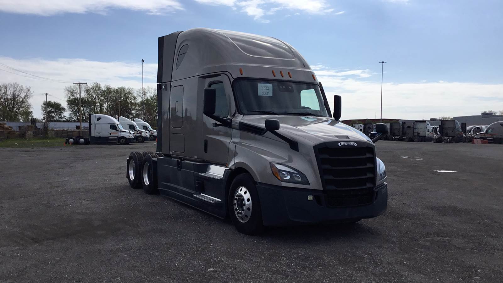 2022 Freightliner sleeper semi-truck