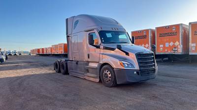 Freightliner Cascadia - 72" Raised Roof Double Bunk Sleeper, Detroit, Automatic, Battery Powered HVAC with Optimized Idle