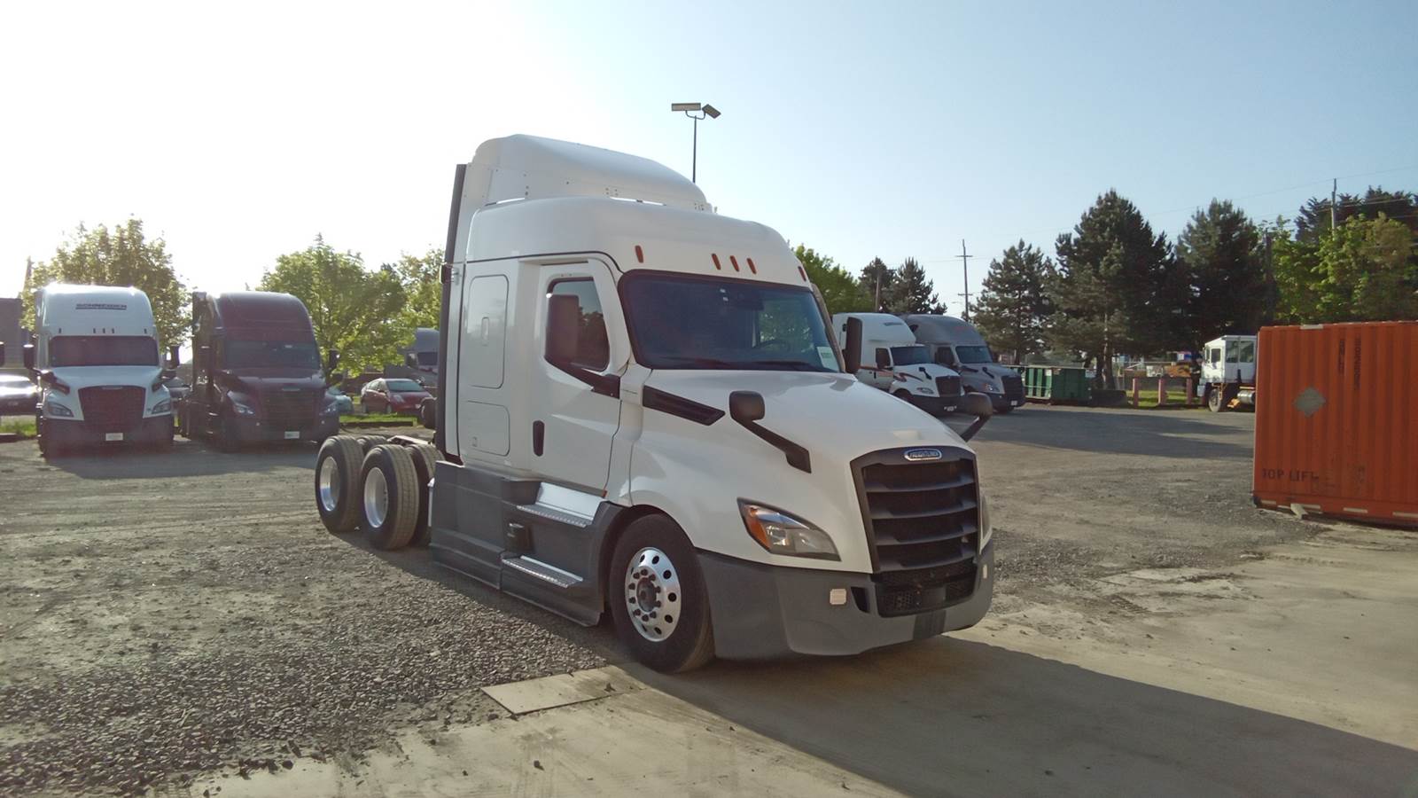 2021 Freightliner sleeper semi-truck