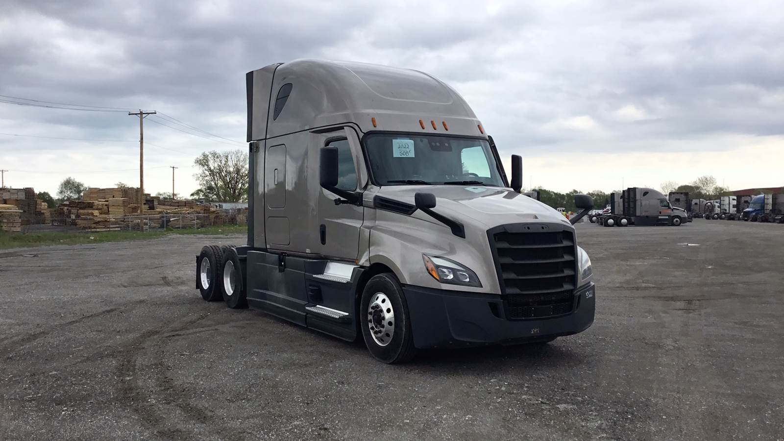 2022 Freightliner sleeper semi-truck