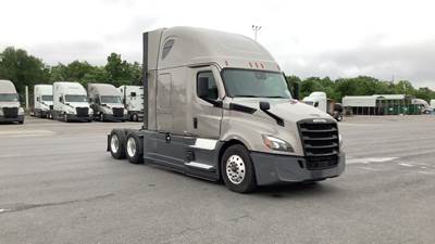 Freightliner Cascadia - 72" Raised Roof Double Bunk Sleeper, Detroit, Automatic, Battery Powered HVAC with Optimized Idle