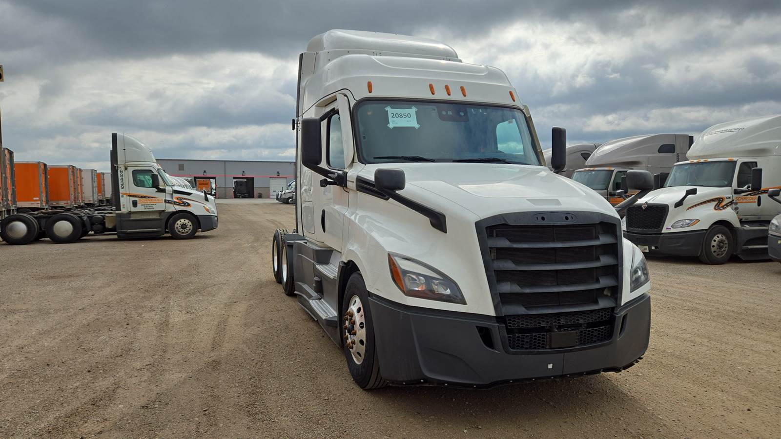2022 Freightliner sleeper semi-truck