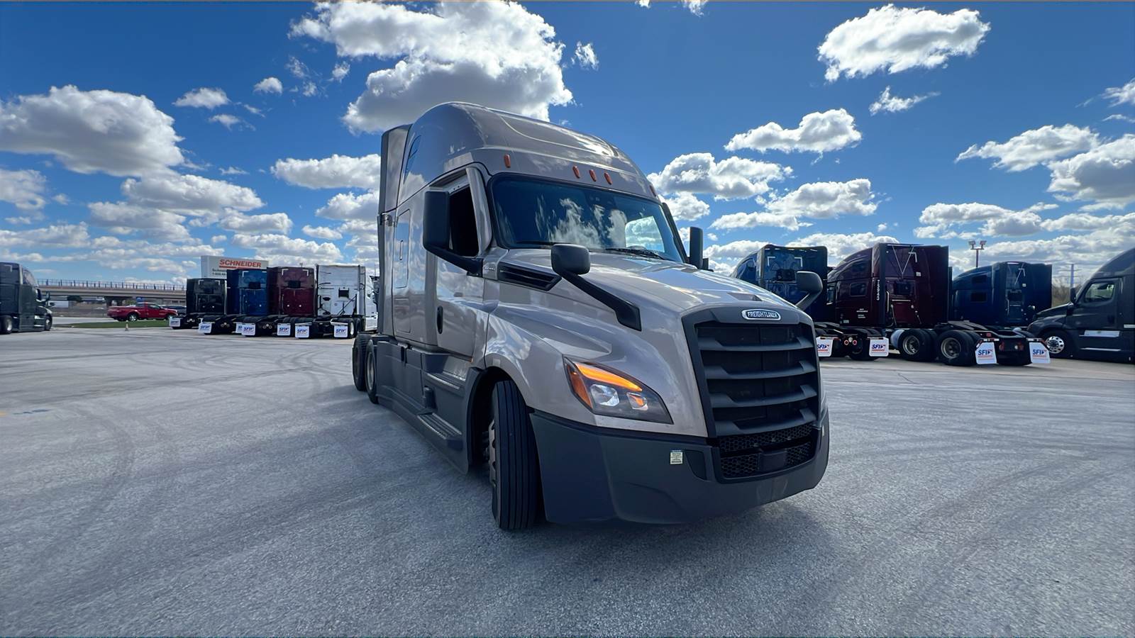 2025 Freightliner sleeper semi-truck