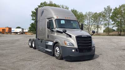 Freightliner Cascadia - 72" Raised Roof Double Bunk Sleeper, Detroit, Automatic, Battery Powered HVAC with Optimized Idle