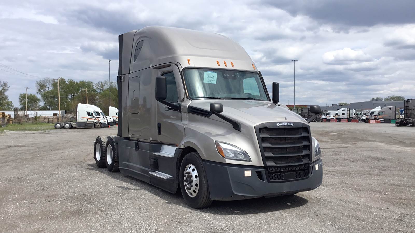 2022 Freightliner sleeper semi-truck
