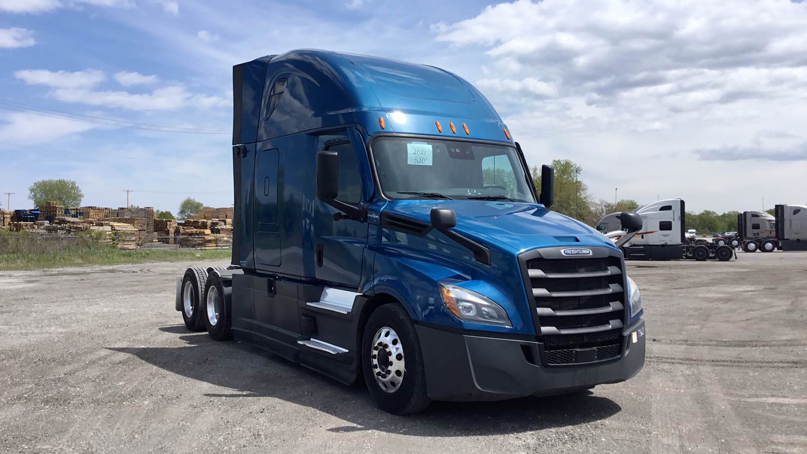 2021 Freightliner sleeper semi-truck