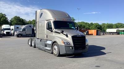 Freightliner Cascadia - 72" Raised Roof Double Bunk Sleeper, Detroit, Automatic, Battery Powered HVAC with Optimized Idle