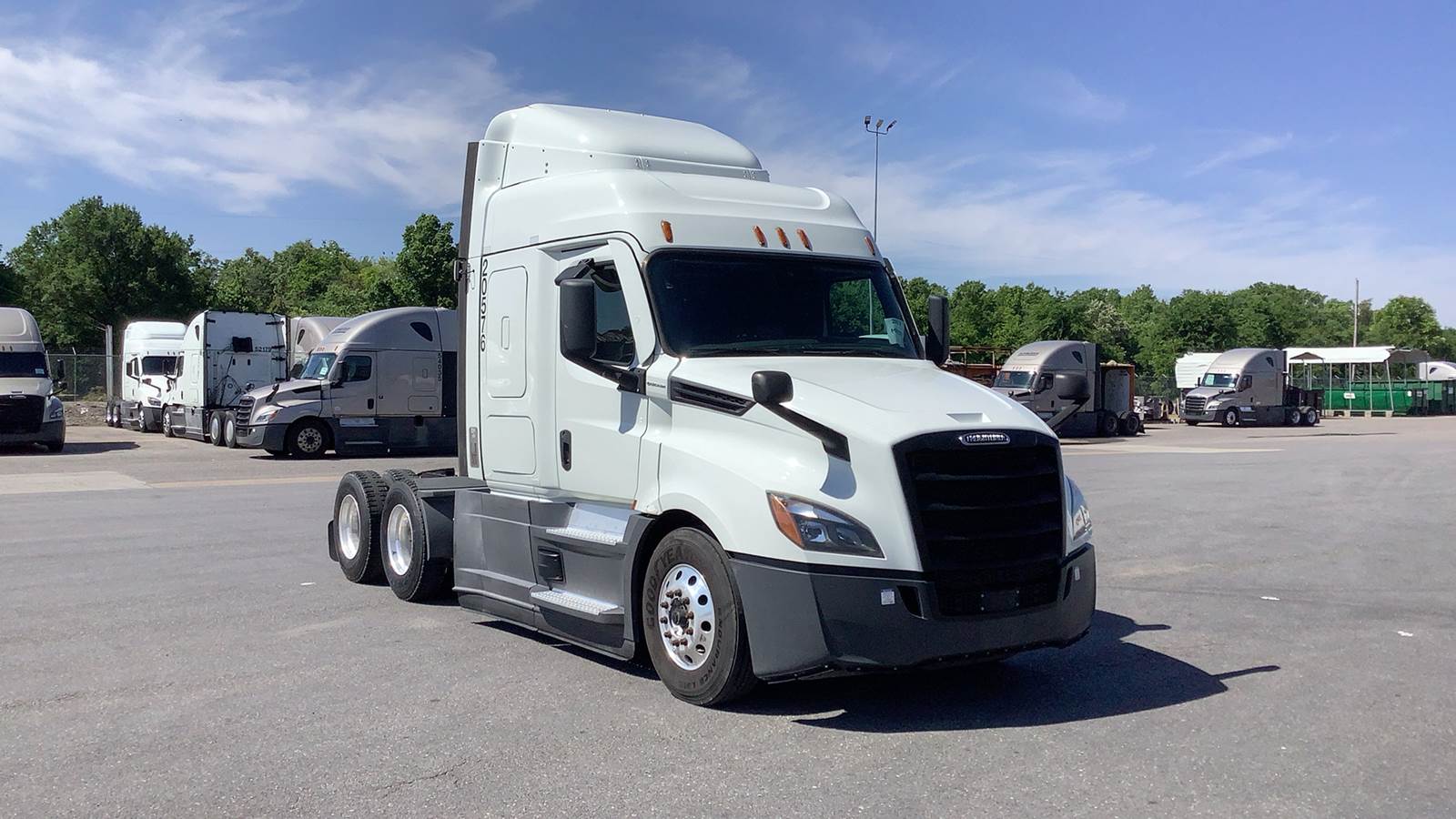 2021 Freightliner sleeper semi-truck
