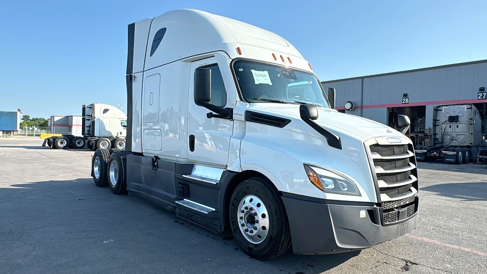 2022 Freightliner sleeper semi-truck
