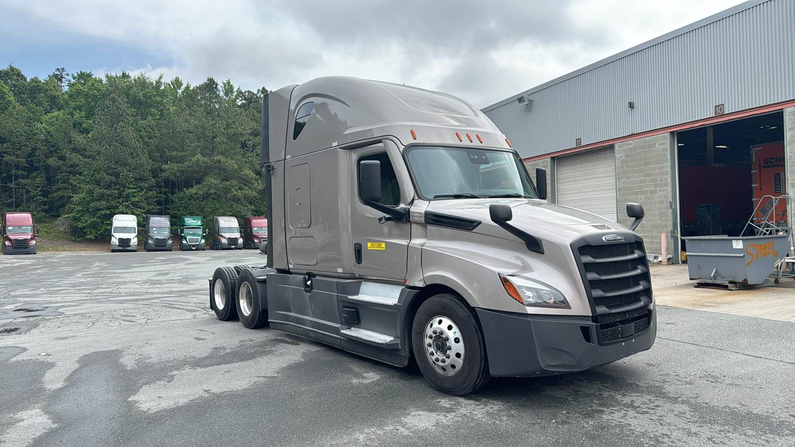 2022 Freightliner sleeper semi-truck