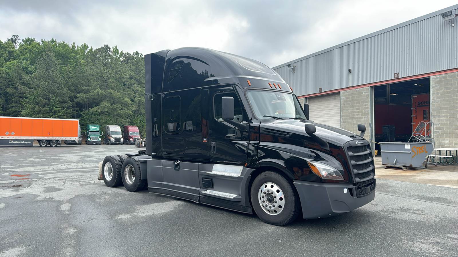 2023 Freightliner sleeper semi-truck