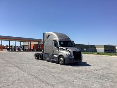 Freightliner Cascadia - 72" Raised Roof Double Bunk Sleeper, Detroit, Automatic, Battery Powered HVAC with Optimized Idle