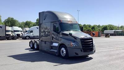 Freightliner Cascadia - 72" Raised Roof Double Bunk Sleeper, Detroit, Automatic, Battery Powered HVAC with Optimized Idle