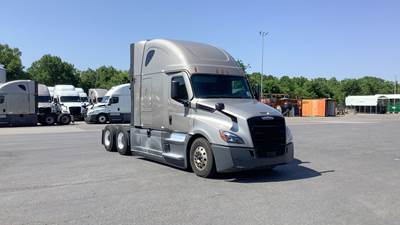 Freightliner Cascadia - 72" Raised Roof Double Bunk Sleeper, Detroit, Automatic, Battery Powered HVAC with Optimized Idle