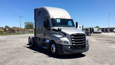 Freightliner Cascadia - 72" Raised Roof Double Bunk Sleeper, Detroit, Automatic, Battery Powered HVAC with Optimized Idle